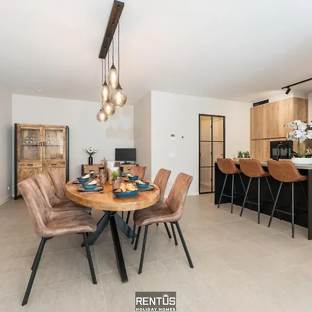 No Stress At Sea - Close To The