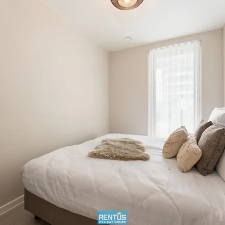 No Stress At Sea - Close To The أوستيند