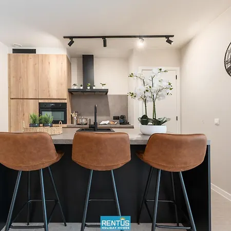 No Stress At Sea - Close To The أوستيند