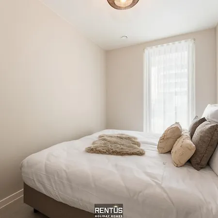 No Stress At Sea - Close To The * Ostende