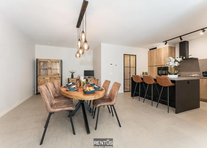 No Stress At Sea - Close To The